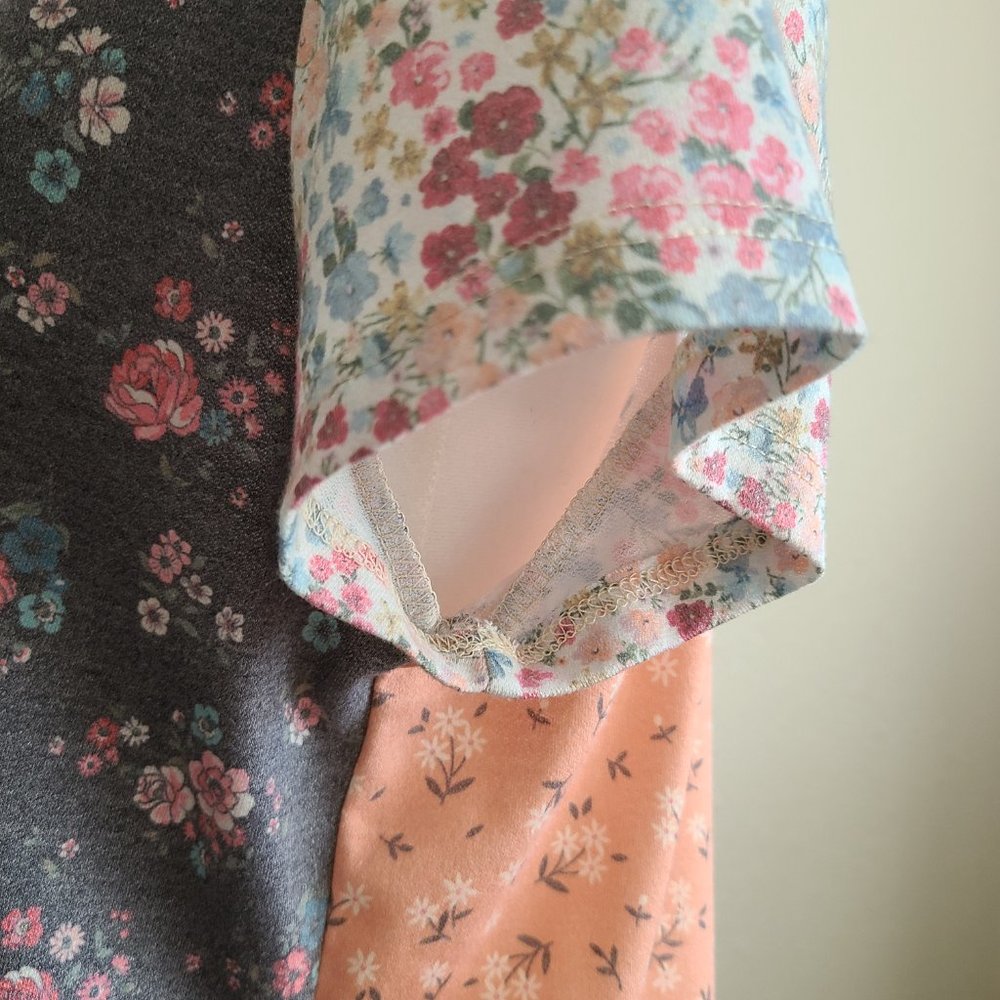 Multi-Floral Rustic Tee NWOT - Picture 4 of 13